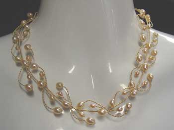 5200 Series Peach pearl necklace